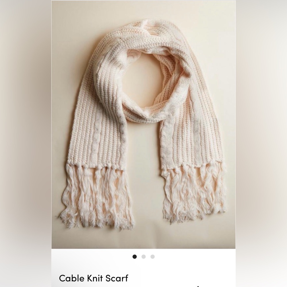 ‼️Torrid Cream Cable Knit Scarf
